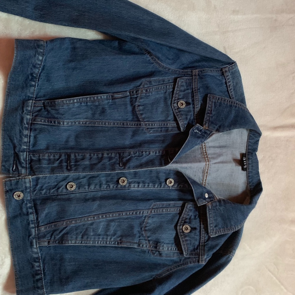 Fitted denim jacket